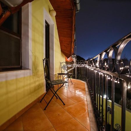 Casa 3 Guesthouse Oradea Luaran gambar