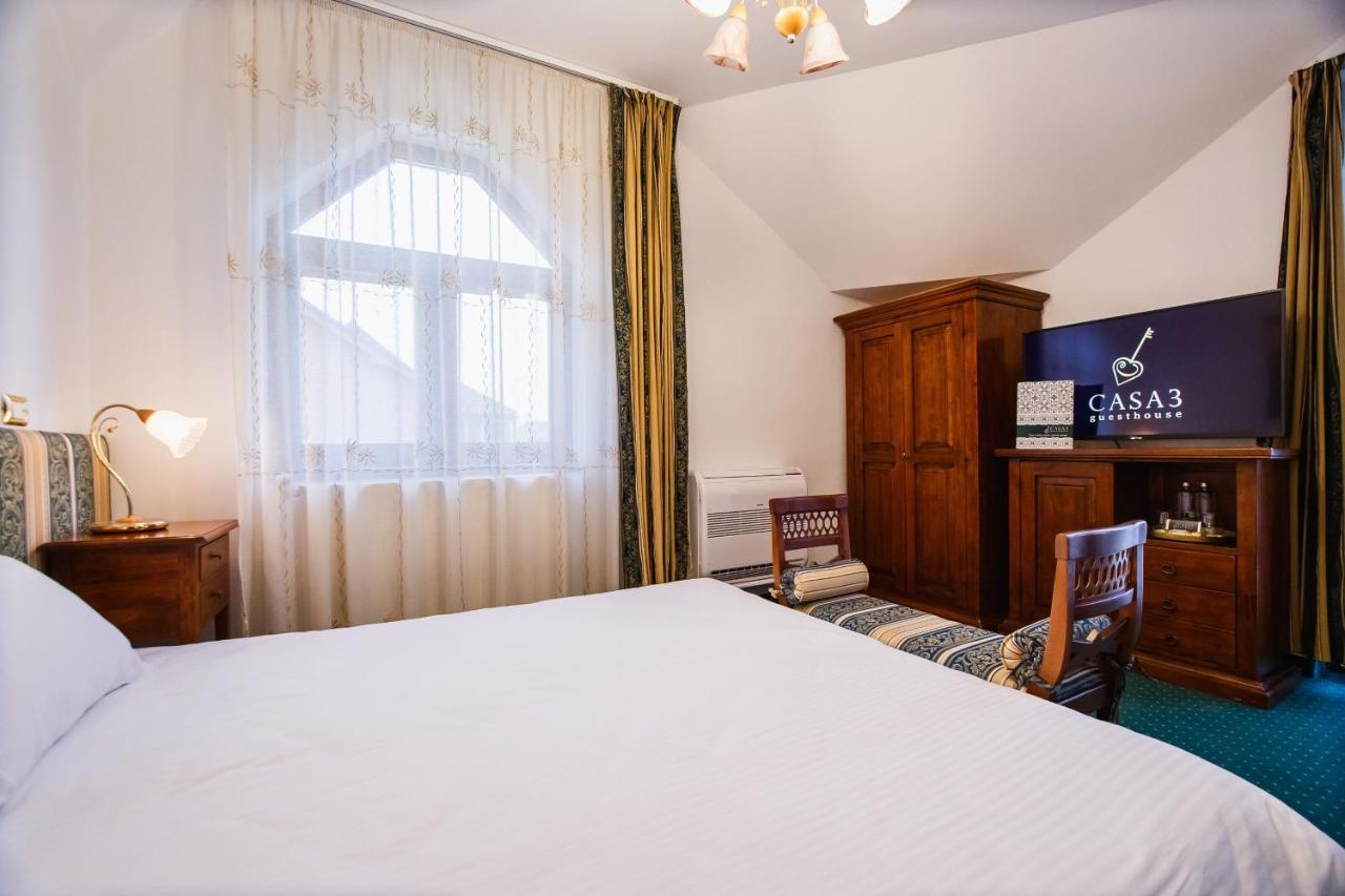 Casa 3 Guesthouse Oradea Luaran gambar