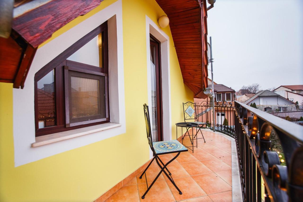 Casa 3 Guesthouse Oradea Luaran gambar