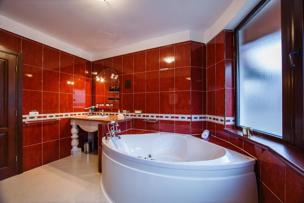 Casa 3 Guesthouse Oradea Luaran gambar