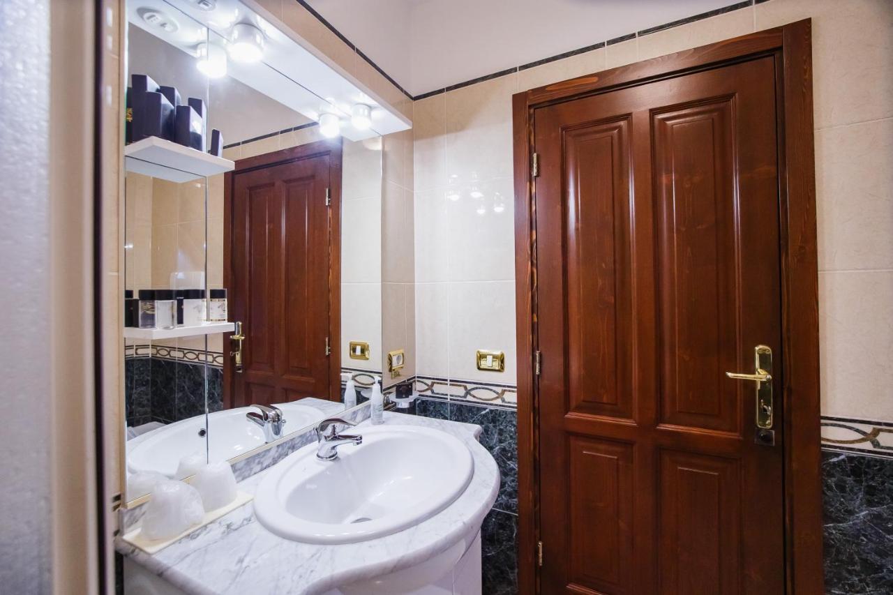 Casa 3 Guesthouse Oradea Luaran gambar