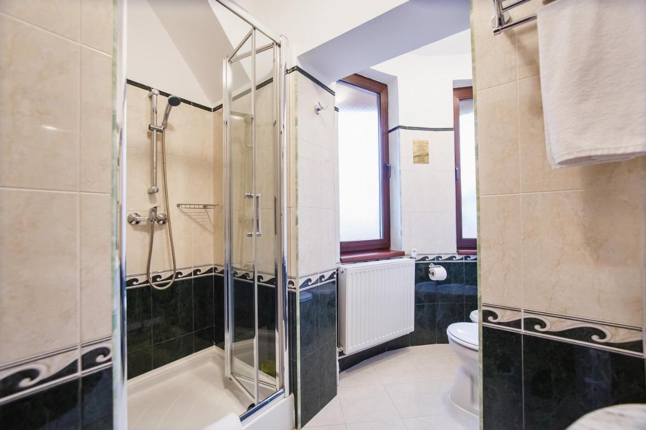 Casa 3 Guesthouse Oradea Luaran gambar